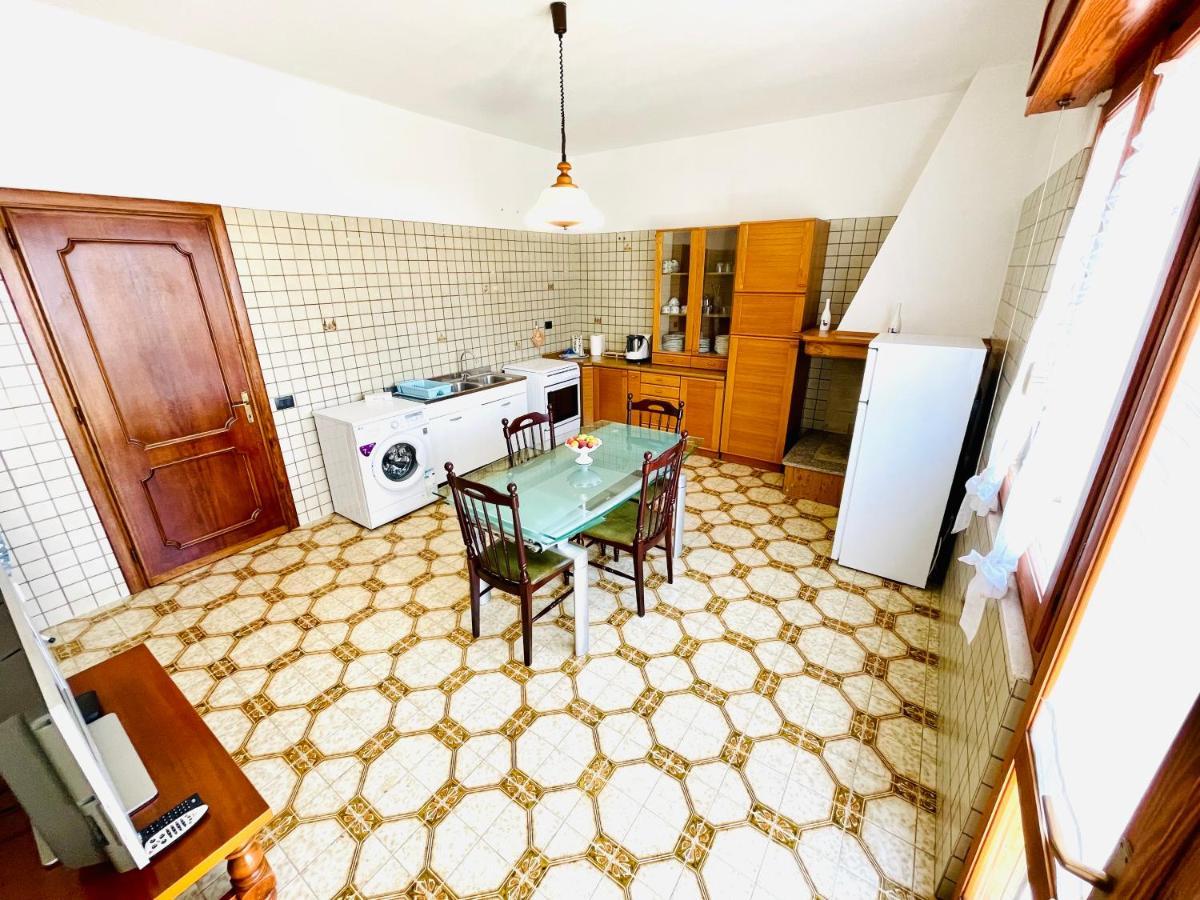 Sa Domu Zara - Ampia Casa Con Terrazzo Villa Pula Exterior photo