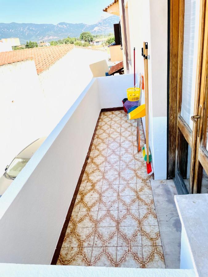 Sa Domu Zara - Ampia Casa Con Terrazzo Villa Pula Exterior photo